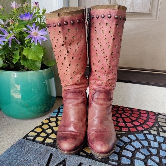 MJUS Italian Studded Red Brown Leather Heel Boots Textured Cut Outs Size 38 US 8 - Picture 3 of 15